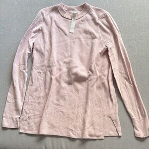 Lululemon Women's Pink Long Sleeve knit  Top size medium